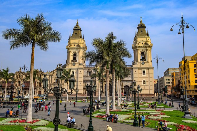 Lima Airport Transfers: Lima City to Jorge Chavez Airport LIM in Standard Van - Traveler Participation