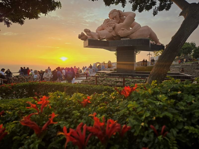 Lima City Highlights Day Tour with Lunch - Key points to know