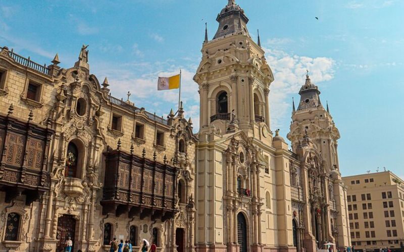 Lima City Highlights Day Tour with Lunch - Lunch is included, but the menu is unknown