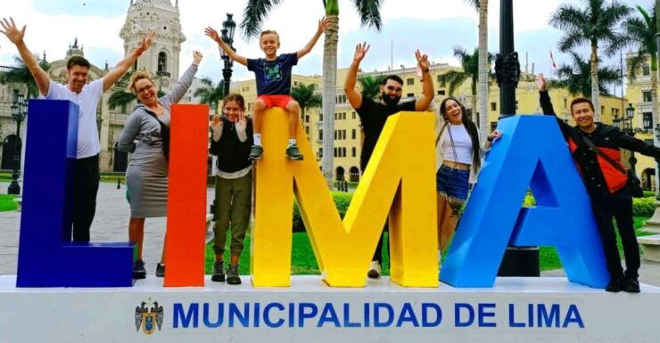 Lima: City Highlights Walking Tour & Catacombs - Sightseeing Experience