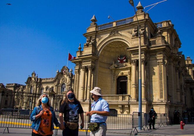Lima: City Small-Group Tour With Pisco Sour & Catacombs - City Architecture Marvel