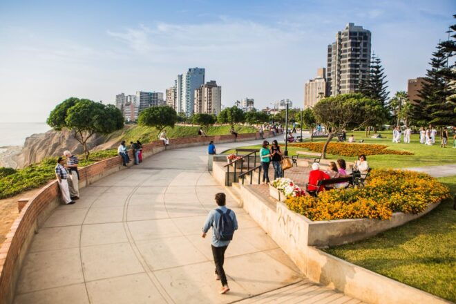 Lima: Miraflores, Barranco and San Isidro Small Group Tour - Review Summary