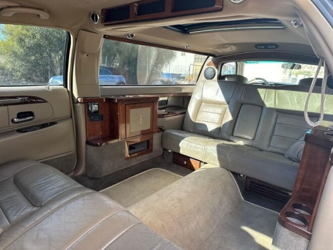 Limousine Tour to Museo Del Motor - Pickup and Cancellation Policy