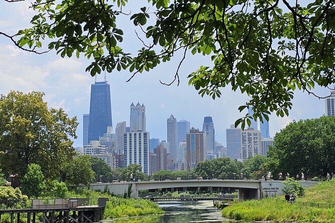 Lincoln Park Nature Museum & Zoo Private Walking Tour - The Sum Up