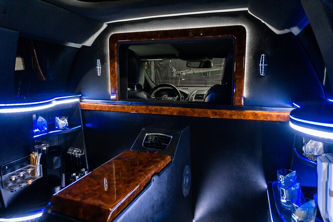 Lincoln Strecth Limo From Costa Mujeres to Cancun Airport - Traveler Photos and Reviews