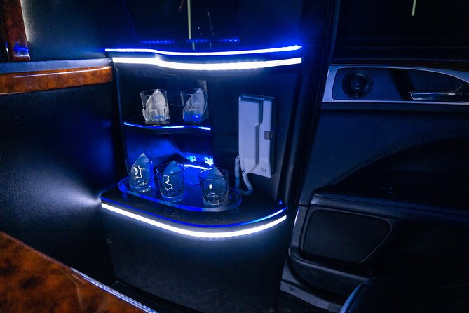 Lincoln Stretch Limo From Cancun Hotel Zone to Cancun Airport - Convenient and Stress-Free Airport Transfer