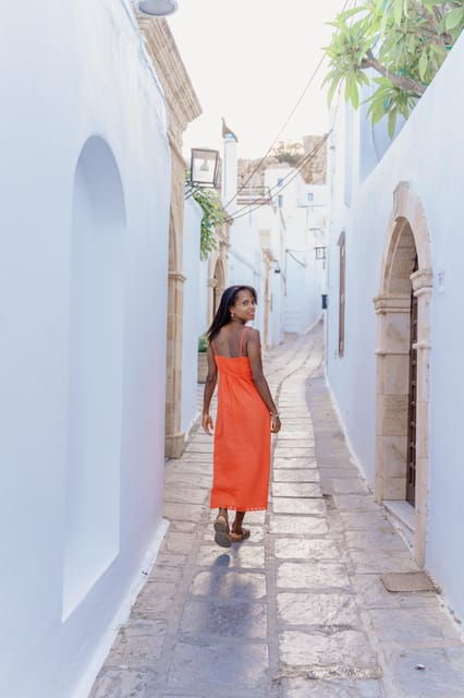 Lindos Tailored Photo Sessions for Lasting Memories - Language Support