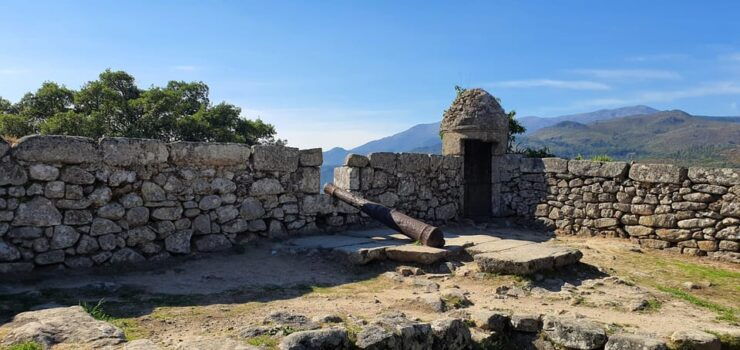 Lindoso: Castle and Village Guided Tour - Location and Historical Significance