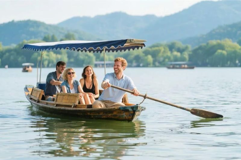 Lingyin Temple & West Lake Full-Day Private Boat Tour - West Lake and the boat portion