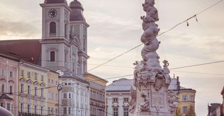 Linz: Tour With Private Guide - Experience Linzs Vibrant Atmosphere