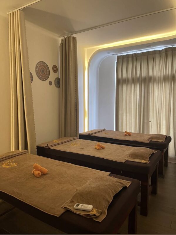 Lion Spa in Grandworld, North Phu Quoc - Choosing between oil, Thai, and hot stones