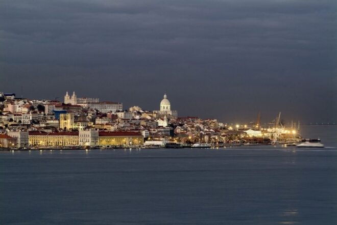 Lisboa by Night Sailing Tour - Customer Reviews