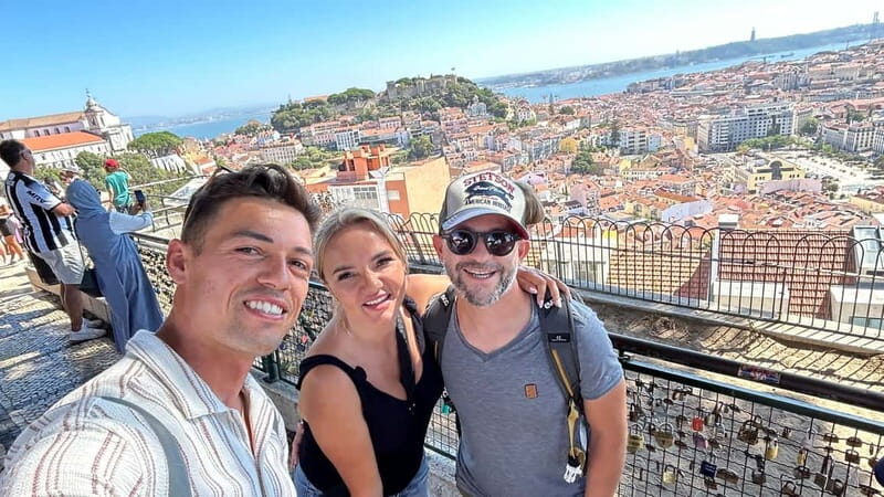 Lisboa: Tuk Tuk ride in Alfama & pick-up you at the hotel. - FAQ