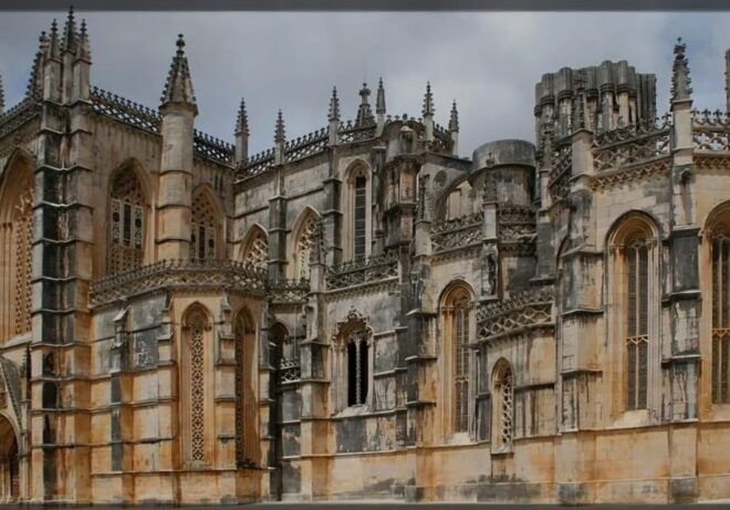 Lisbon: 1 Day Tour to Fátima, Batalha, Nazaré, and Óbidos - Batalha: Architectural Marvel