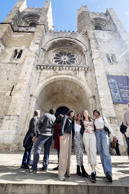 Lisbon: 1-HOUR Guided Tuk Tuk Tour in Old Town & City Center - Tour Description