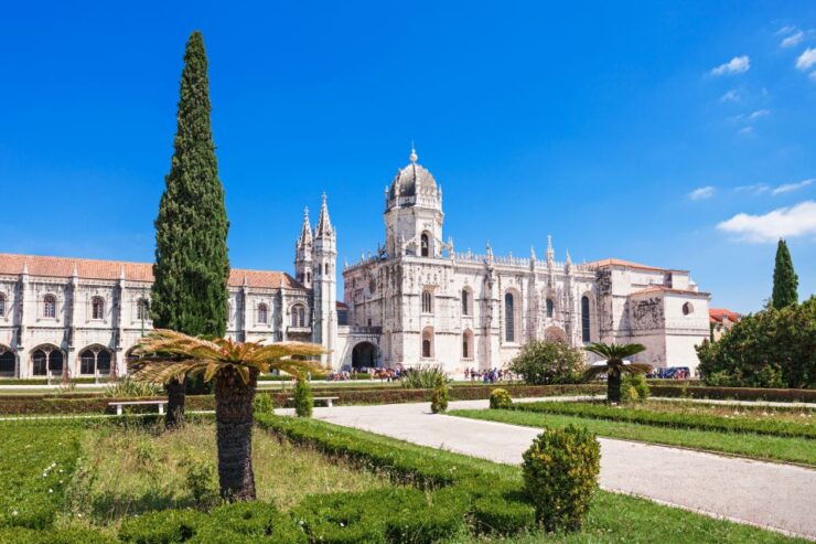 Lisbon: 1-or 2-Day Hop-On Hop-Off Bus Tour - Cancellation and Reservation