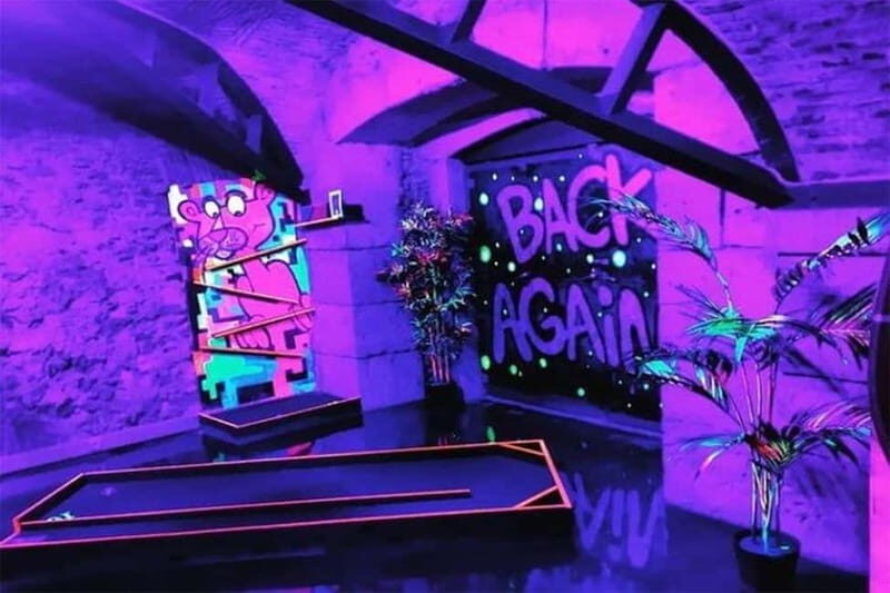 Lisbon: 18-Hole Indoor Minigolf Ticket with Bar Area - The Experience: A Deep Dive