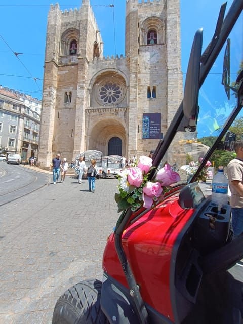 Lisbon: 2.5 hours Tuk Tuk tour in Old town and Centre - Good To Know  