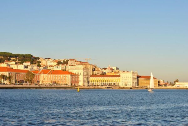 Lisbon: 2-Hour Private Romantic Tagus River Cruise - The Sum Up