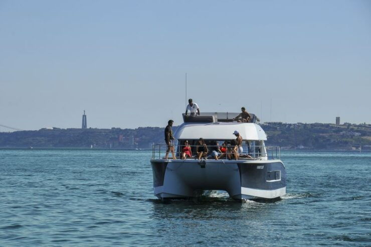 Lisbon 2-Hour Private Tour by Power Catamaran 18 People - Experience Highlights and Customizations