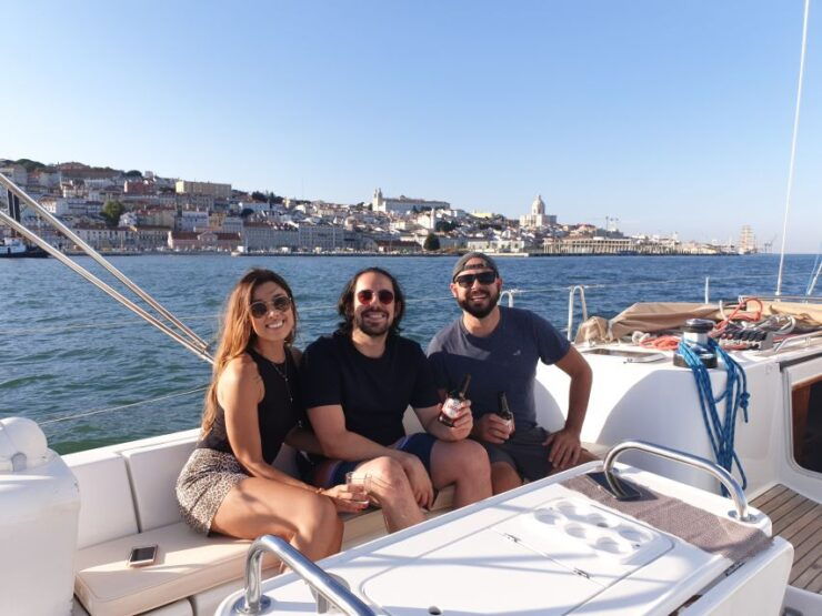 Lisbon 2-Hour Sailing Tour With Champagne - Tour Duration and Live Guide Availability