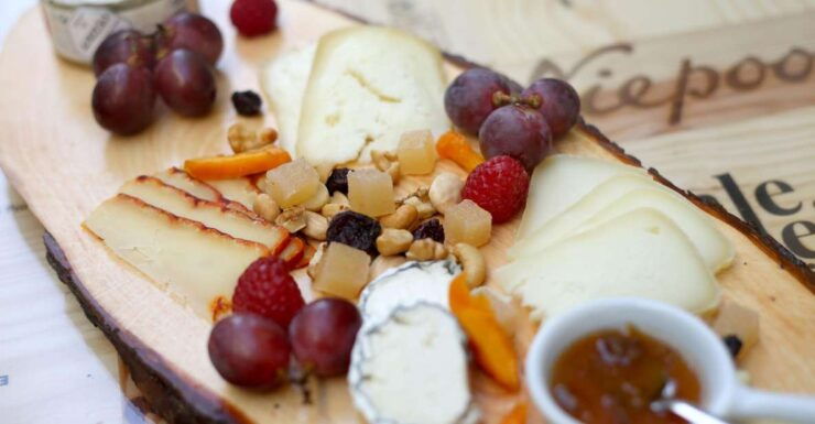 Lisbon: 2-Hour Wine and Tapas Tasting Session - Experience