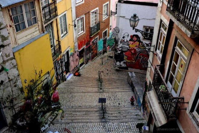 Lisbon: 2 or 3-Hour Historical Vintage Tuk Tuk Tour - Review Summary