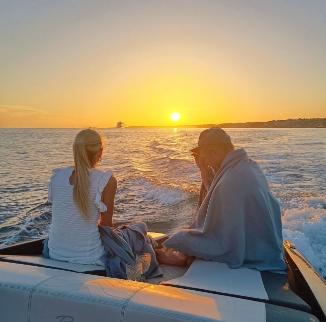 Lisbon: 2hr Romantic Sailing Sunset Tour - Full Description