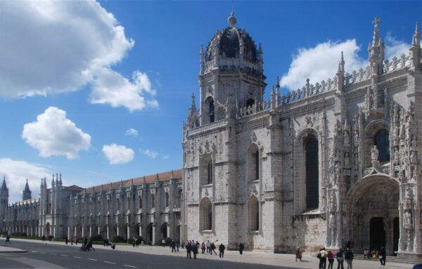 Lisbon: 3-Hour Historic Tuk Tuk Tour - Listed Attractions and Specifics