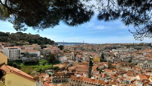 Lisbon: 3-Hour Sightseeing Tour by Tuk-Tuk - Iconic Destinations and Cosmopolitan Vibes