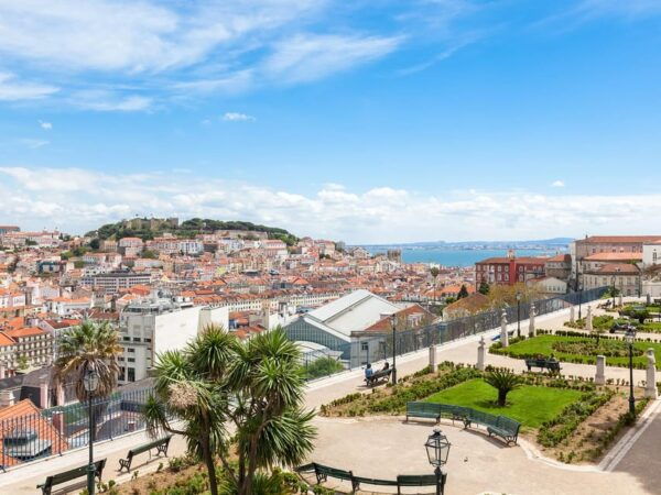 Lisbon: 3 Hours Sightseeing Tour by Eletric Car - Language Options
