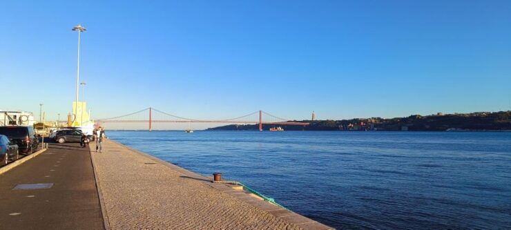 Lisbon: 4 Hour Private Tour Through Lisbon (Up to 6 People) - Experience Highlights and Inclusions