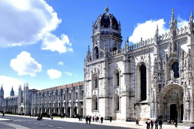 Lisbon: 4Hour Tuk Tuk Tour // See Everything! - Tour Description