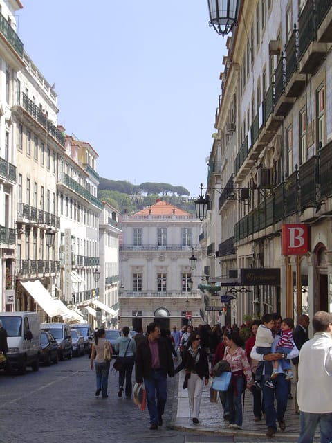 Lisbon: 7 hills Tuk Tuk pivate Tour with Local Guide - Discover Lisbon with a 7 Hills Tuk Tuk Private Tour and Local Guide