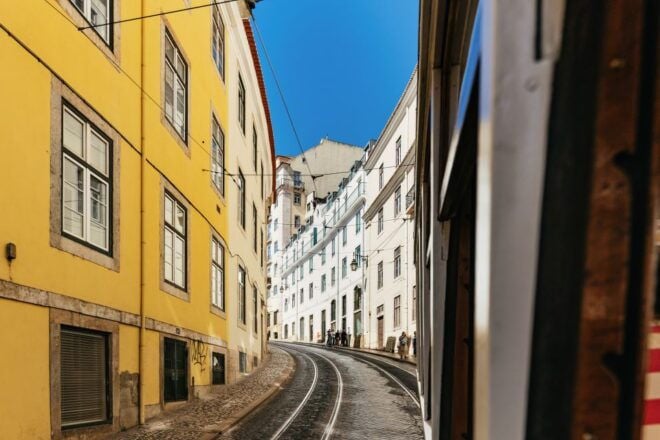 Lisbon: 72/96-Hour Hop-On Hop-Off Bus, Tram & Boat Ticket - Negative Review - Tramcar Experience