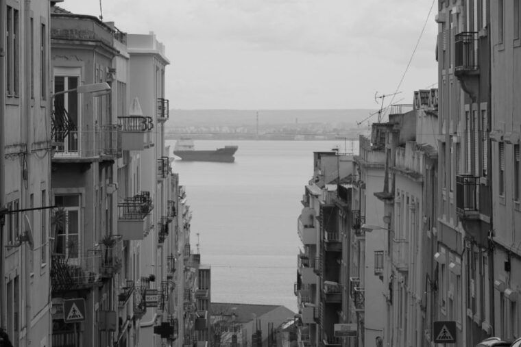Lisbon: Alfama and São Jorge Castle Quarters Walking Tour - Final Thoughts