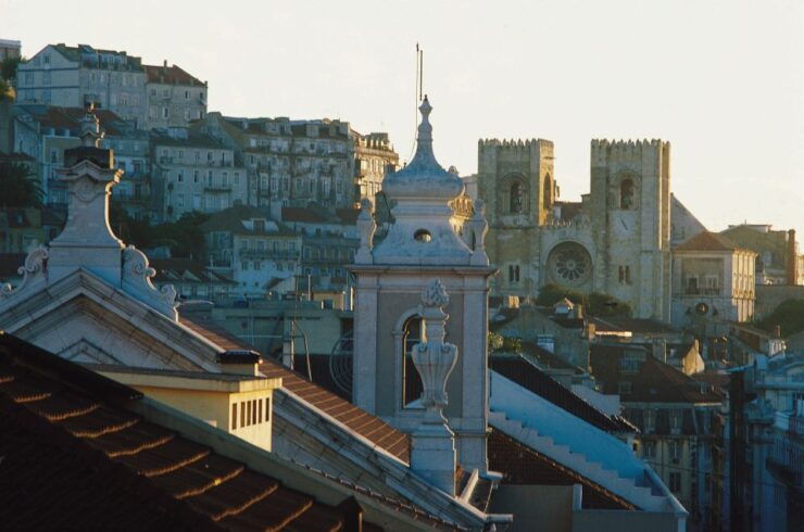 Lisbon: Alfama Walking Tour - Experience Highlights