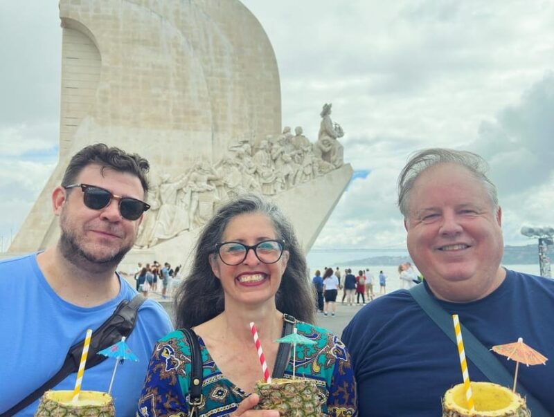 Lisbon: Alfama Walking Tour with St. George Castle Entry - Discovering Santa Engrácia National Pantheon