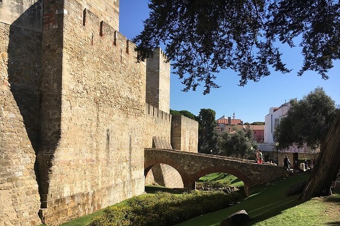 Lisbon at Your Own Pace- Private Guided Historical Tour in Lisbon - Experience Lisbons Vibrant Past Come to Life