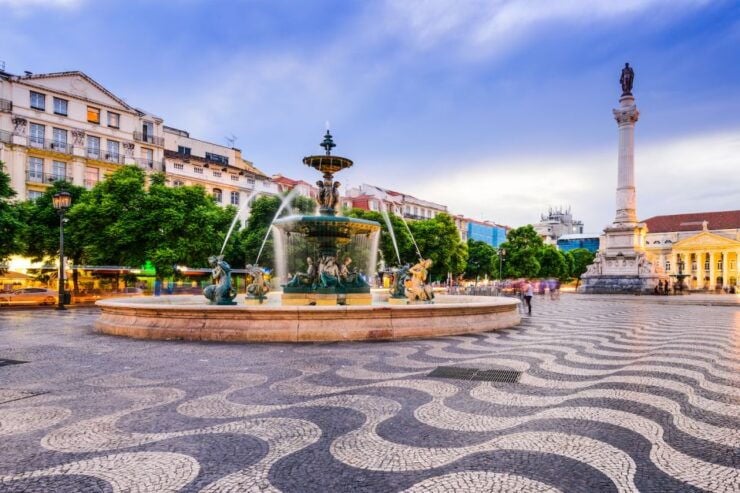 Lisbon: Baixa and Chiado Districts Self-Guided Walking Tour - Highlights of the Baixa District