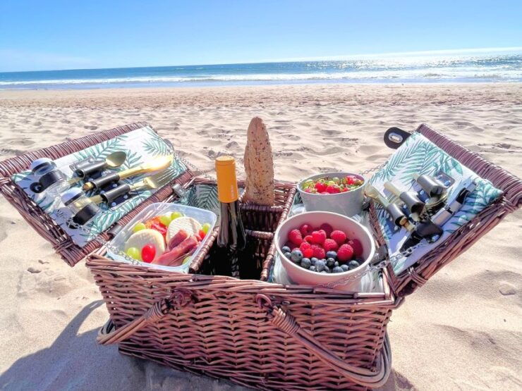 Lisbon: Beach Brunch Picnic With Set-Up and Transfers - Experience Highlights