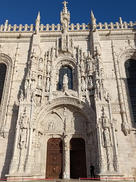Lisbon: Belem Tour & Jeronimos Monastery Skip-the-Line Entry - The Guide Experience