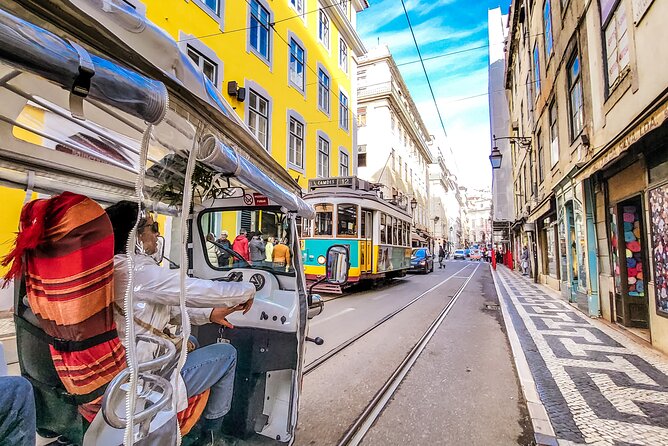Lisbon & Belém Tour! Tuktuk Private Guided 3h30~ - Pickup Process