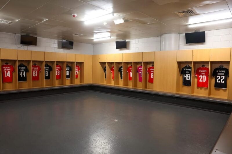 Lisbon: Benfica Stadium and Museum Tour with Meal and Scarf - Who Is This Tour Best For?