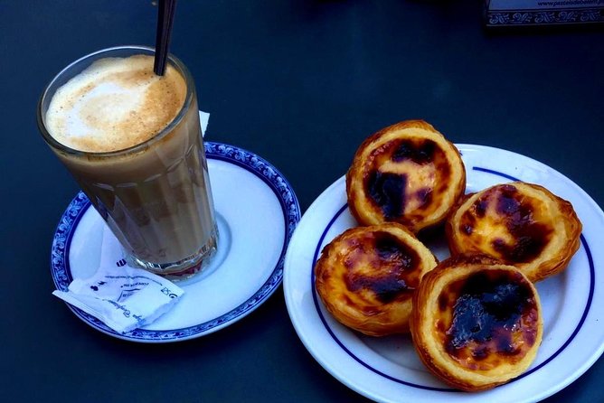 Lisbon by Night" up to 4 People, Private Tour - Traveler Experience