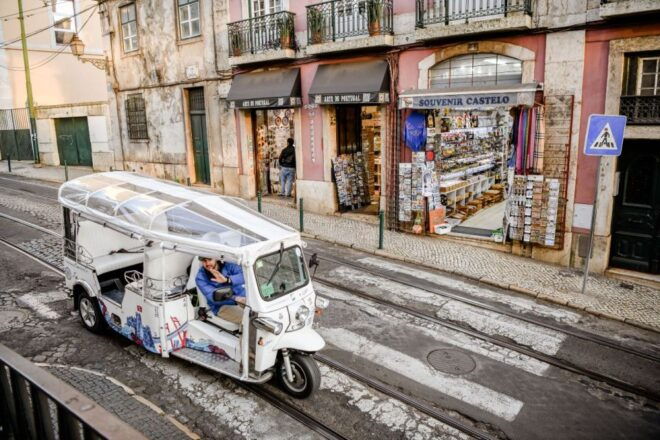 Lisbon by Tuk-Tuk: 2 Hour Guided Tour - Tour Description