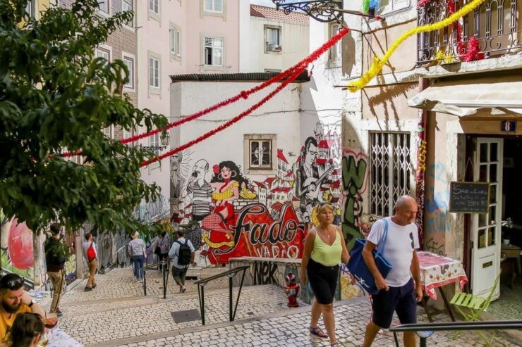 Lisbon: City Highlights Minivan Tour - Booking Information