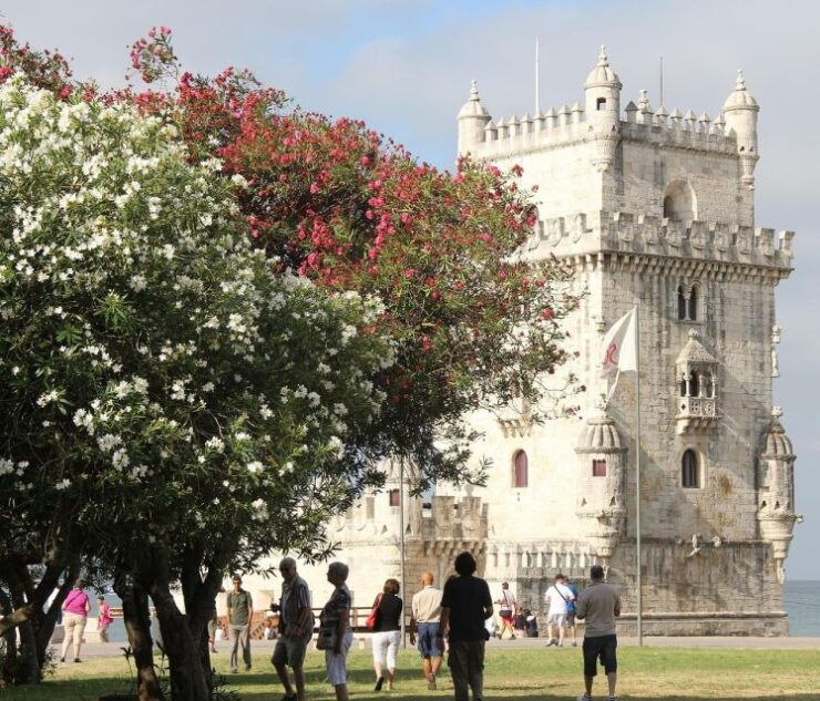 Lisbon: City Highlights Self-Guided Audio Tour - Audio Tour Experience