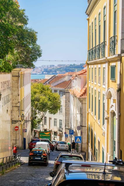 Lisbon: City Highlights Tour with Food Tastings - What Sets This Tour Apart