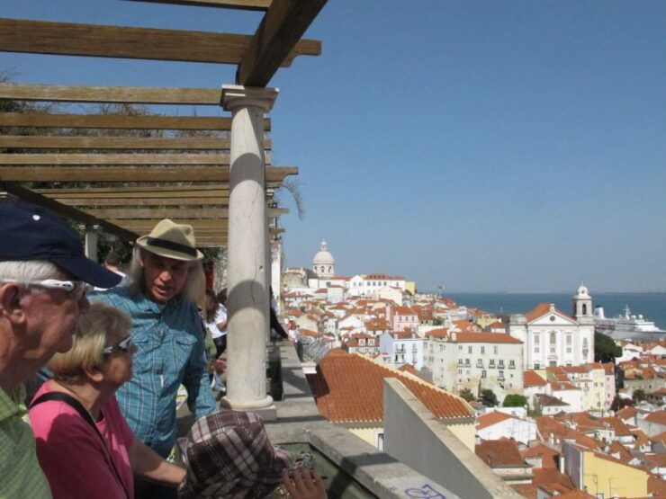 Lisbon: City Introduction Guided Walking Tour - Experience Highlights